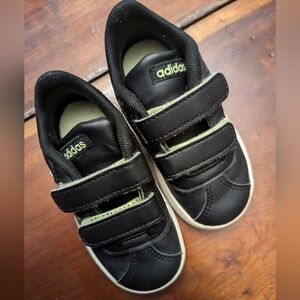 EUC Adidas VL Court Toddler Sneakers